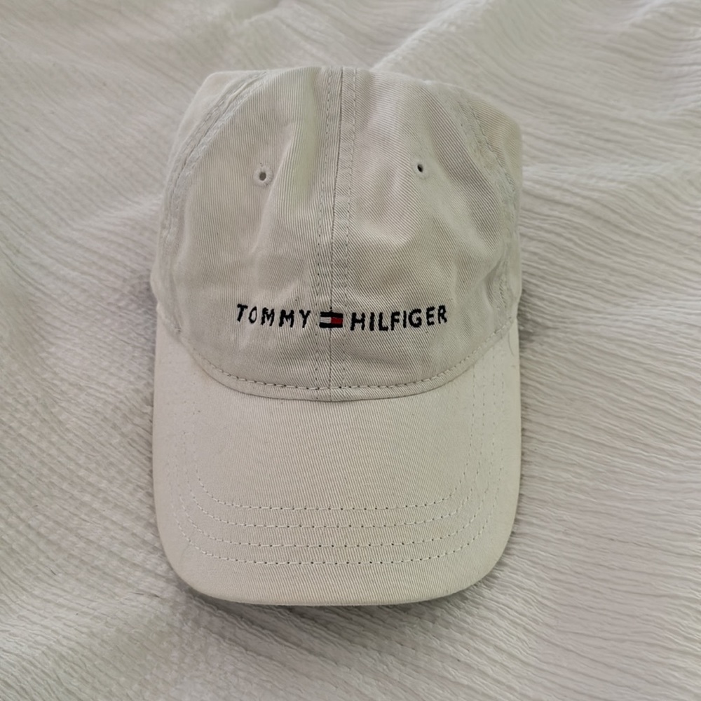 Tommy Hilfiger white cap